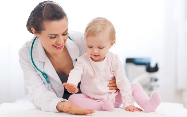 В НСЗУ порадили, як установити контакт між маленьким пацієнтом та дитячим лікарем