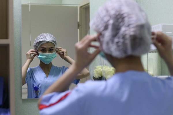 НСЗУ назвала середні та найвищі зарплати медсестер і медбратів в Україні