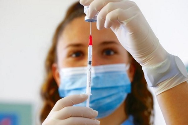 До вакцинації проти COVID-19 залучать студентів-медиків IV і V курсів та інтернів