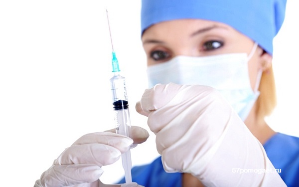 Минздрав разрешит медсестрам и медбратьям проводить прививки без врача