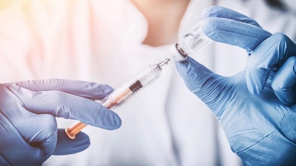 «Це якийсь експеримент над собою», — Ігор Кузін про безконтрольне змішування вакцин проти COVID-19
