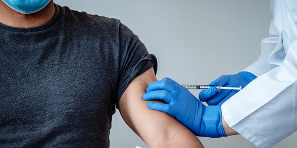 Вакцинація проти COVID-19 у відносно безпечних регіонах триватиме — Кузін
