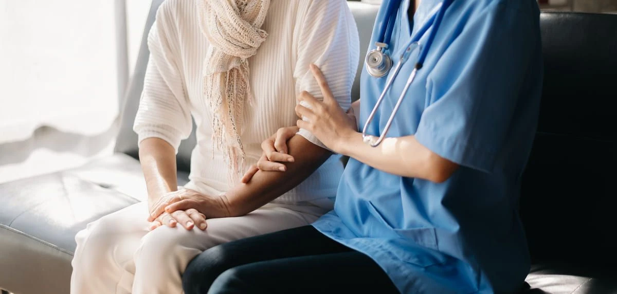 До 14 листопада НСЗУ приймає пропозиції про укладення договорів щодо медсестринського догляду внутрішньо переміщених осіб