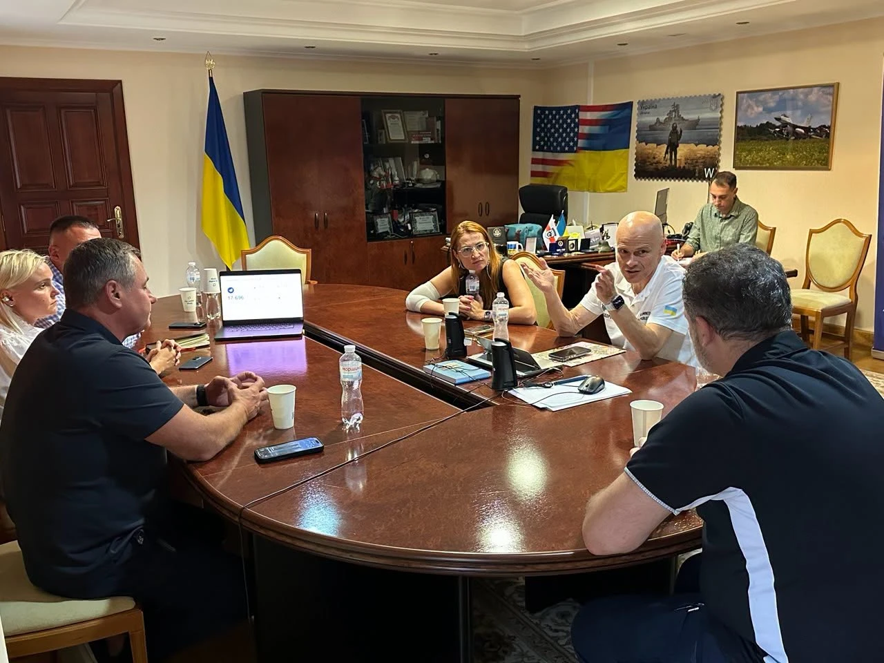«Доступні ліки» у прифронтові громади почали доставляти безпілотниками