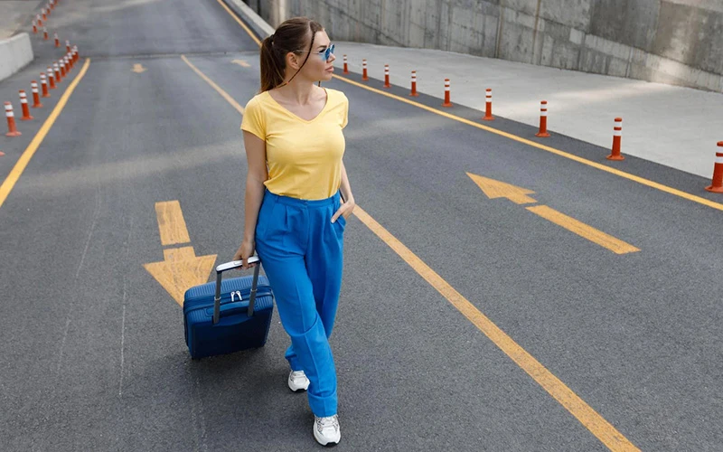 Чи мають право жінки-медики виїжджати за кордон із 1 жовтня 2023 року: роз'яснення МОЗ