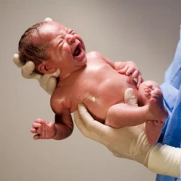 єМалятко 2.0: замість паперового свідоцтва лікарі заповнюватимуть електронний висновок