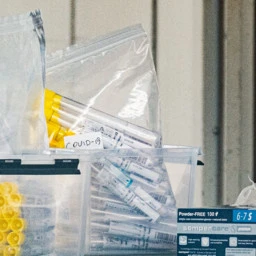 Приватні лабораторії максимально залучать до тестування на COVID-19, — ініціатива МОЗ