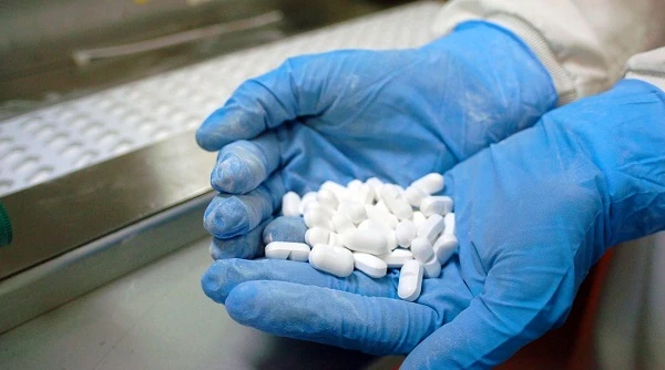 Заклади охорони здоров’я зможуть закуповувати ліки від коронавірусу поза Нацпереліком