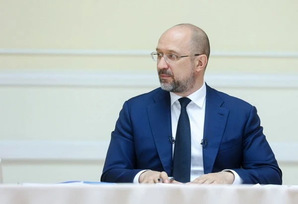 Шмигаль: Бюджет-2022 передбачає мінзарплату лікаря на рівні 20 тис. грн, середнього медперсоналу — 13,5 тис. грн Шмыгаль: Бюджет-2022 предусматривает минзарплату врача на уровне 20 тыс. грн, среднего медперсонала — 13,5 тыс. грн