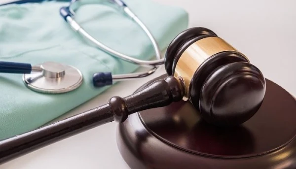 Керівників ЗОЗ, у яких виявили підроблені документи про вакцинацію, відсторонятимуть від роботи Керівників ЗОЗ, у яких виявили підроблені документи про вакцинацію, відсторонятимуть від роботи