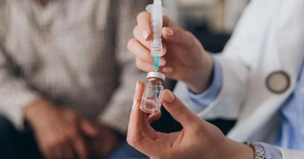 Головний санлікар: Бустер посилює захист від COVID-19 та не спричиняє збільшення побічних ефектів