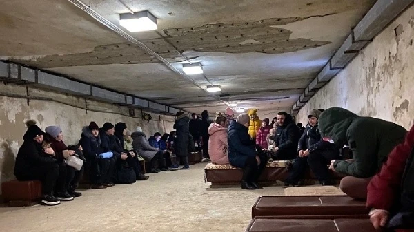 Коли звертатися до лікаря після тривалого перебування в укритті? МОЗ назвало тривожні симптоми Коли звертатися до лікаря після тривалого перебування в укритті? МОЗ назвало тривожні симптоми