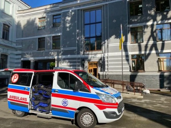 МОЗ отримало бронежилети та каски для захисту медиків екстренки МОЗ отримало бронежилети та каски для захисту медиків екстренки